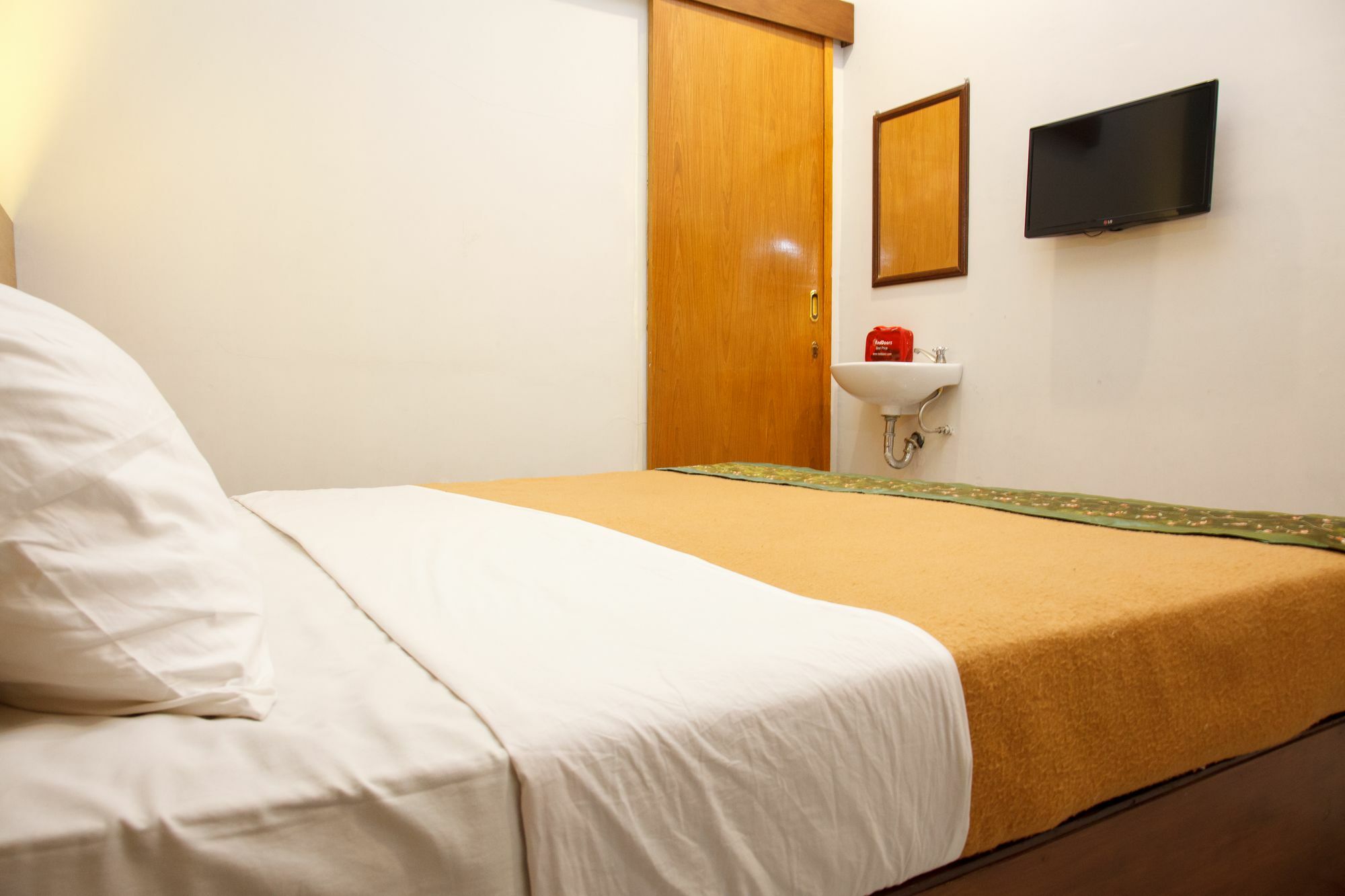 فندق Reddoorz Near Juanda Airport T1 Brebek المظهر الخارجي الصورة